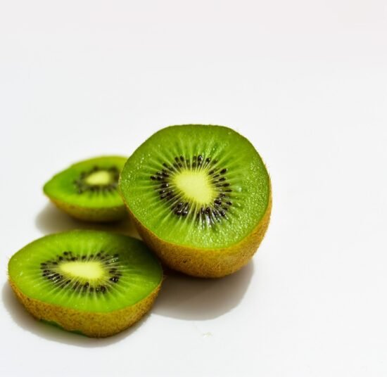 Fresh Organic Kiwi – Premium Quality, Bulk Supply at Best Price