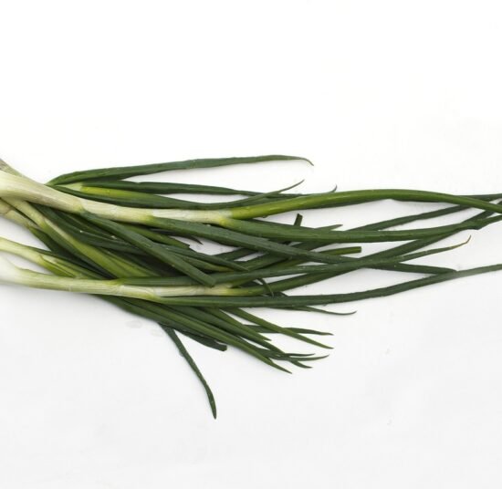 Fresh Organic Onion Leaves – Pesticide-Free, Nutrient-Rich & Flavorful