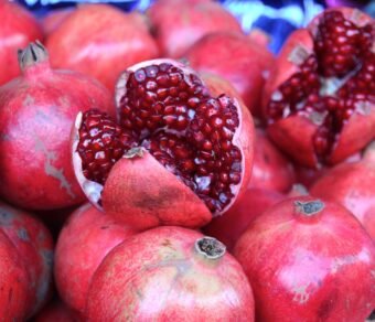 Premium Organic Pomegranates – Fresh, Juicy, and Pesticide-Free