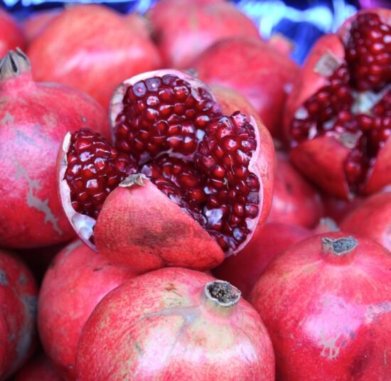 Premium Organic Pomegranates – Fresh, Juicy, and Pesticide-Free