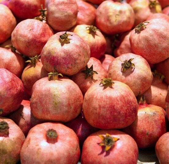 Premium Organic Pomegranates – Fresh, Juicy, and Pesticide-Free